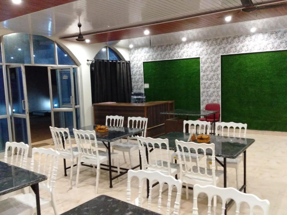 Hotel Jungle Palace Resort Umaria  Bagian luar foto