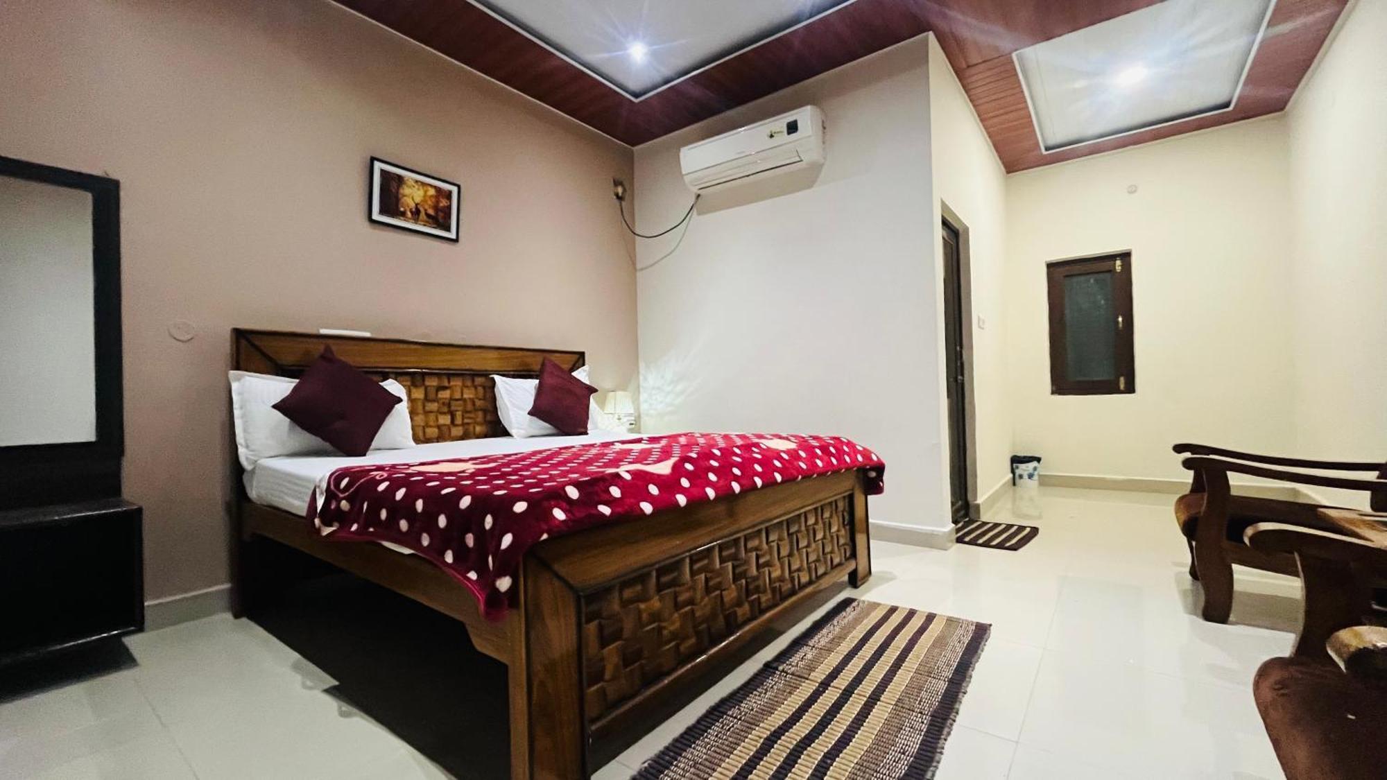 Hotel Jungle Palace Resort Umaria  Bagian luar foto