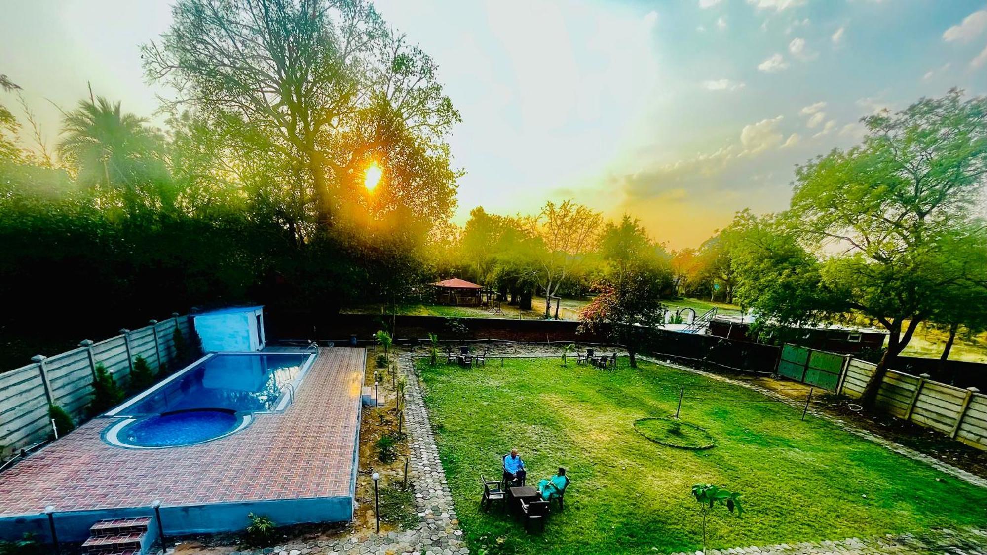 Hotel Jungle Palace Resort Umaria  Bagian luar foto